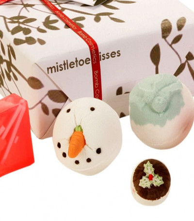 Bomb Cosmetics Mistletoe Kisses Gift Set
